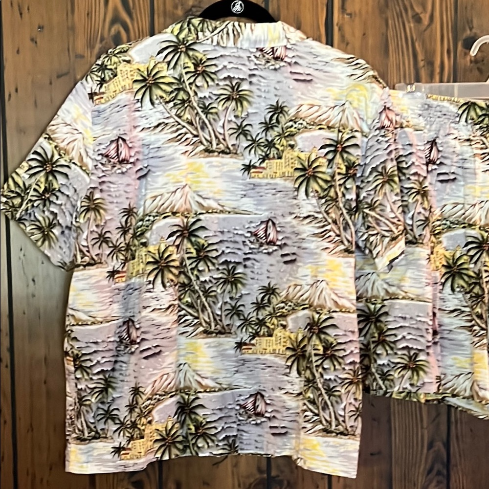 Hawaiian Original Hilo Hattie Shirt and Shorts Set, Like New XL - Picture 6 of 9
